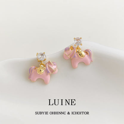 A廠【7244】原創溫柔甜美可愛粉紅小馬高顏值S925銀針鋯石彩繪琺瑯滴釉耳飾耳環
 25.12-3