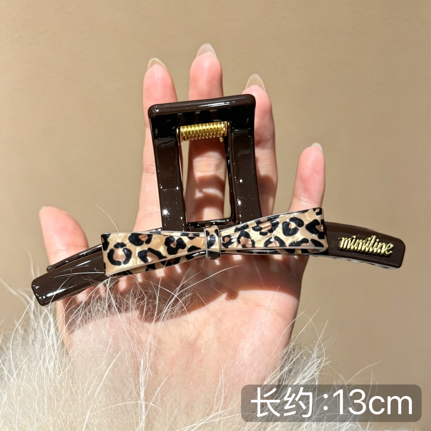 C廠【X532】豹紋蝴蝶結抓夾女高級感2026新款大號髮夾後腦勺髮量大鯊魚夾髮飾 26.07-1「C廠-單筆結帳需滿，NT$500出貨(不含運費)」
