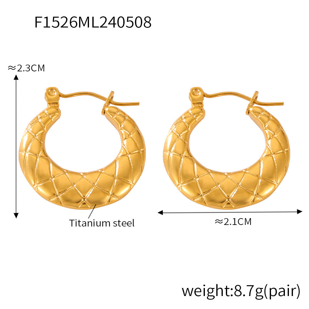 B廠【F1525-26】法式小香風菱格紋百搭C型鈦鋼鍍18k金耳環氣質小眾簡約潮流款耳飾 24.05-3