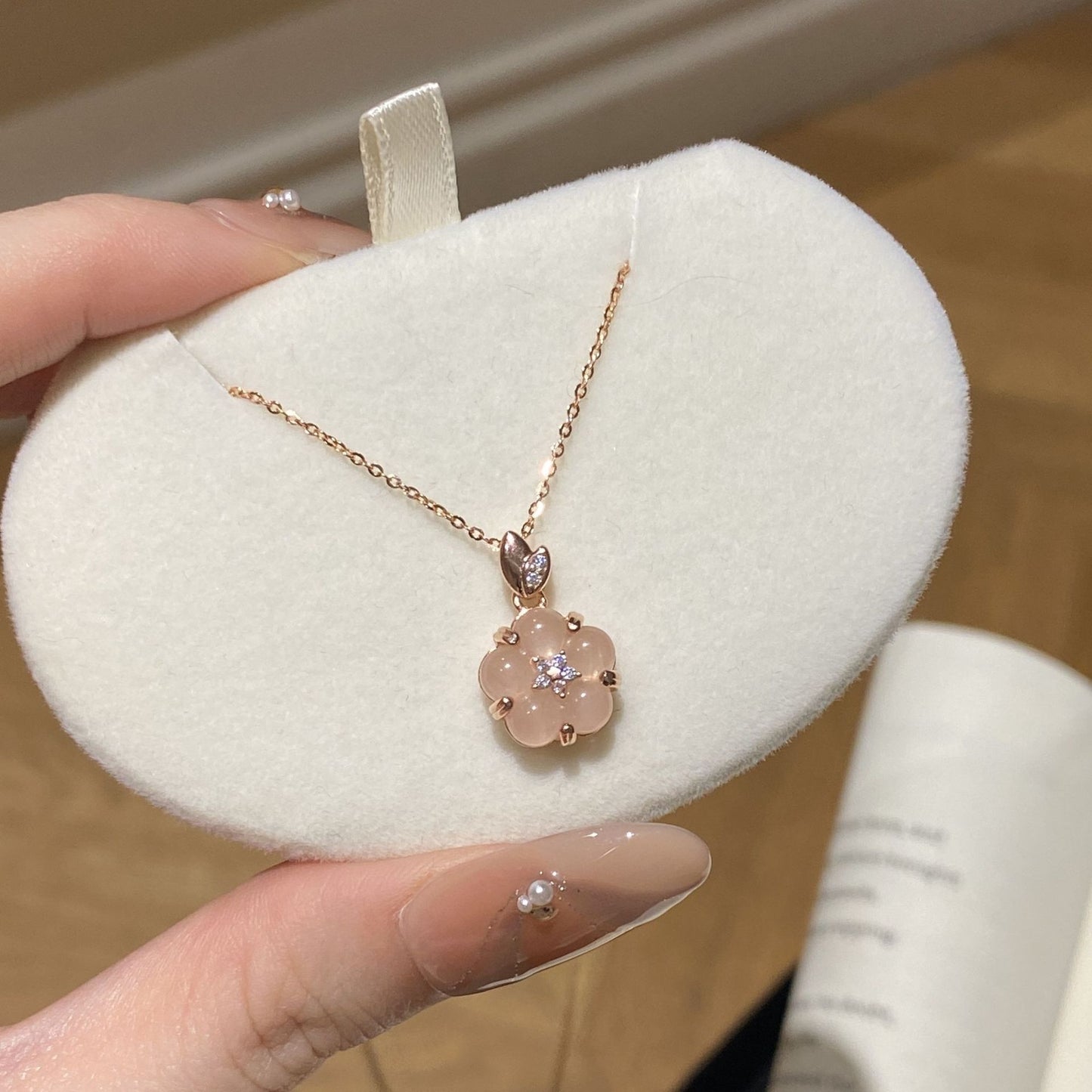 E廠【XDQ1020N】S925純銀日韓甜美櫻花粉水晶項鍊女小眾高級感粉紅色花朵鎖骨鏈
 25.11-4