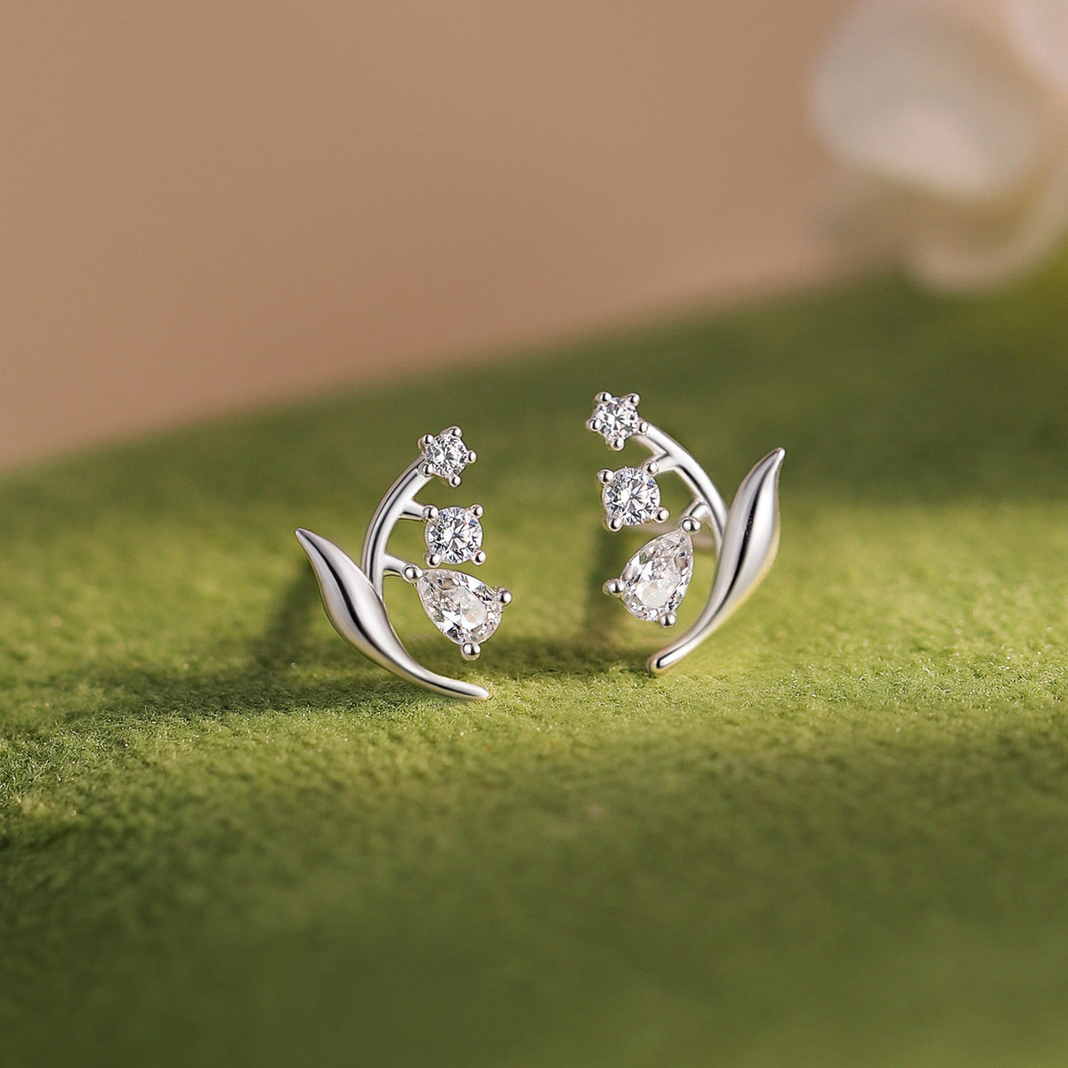 E廠【XDQ11449E】S999純銀森系小清新鈴蘭花耳環女精緻溫柔花朵百搭足銀耳飾潮
 26.09-3
