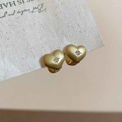 A廠【HE29325】鋯石鋯石拉絲愛心耳扣休閒時尚通勤日常百搭耳環輕奢氣質小眾耳環
 25.11-2