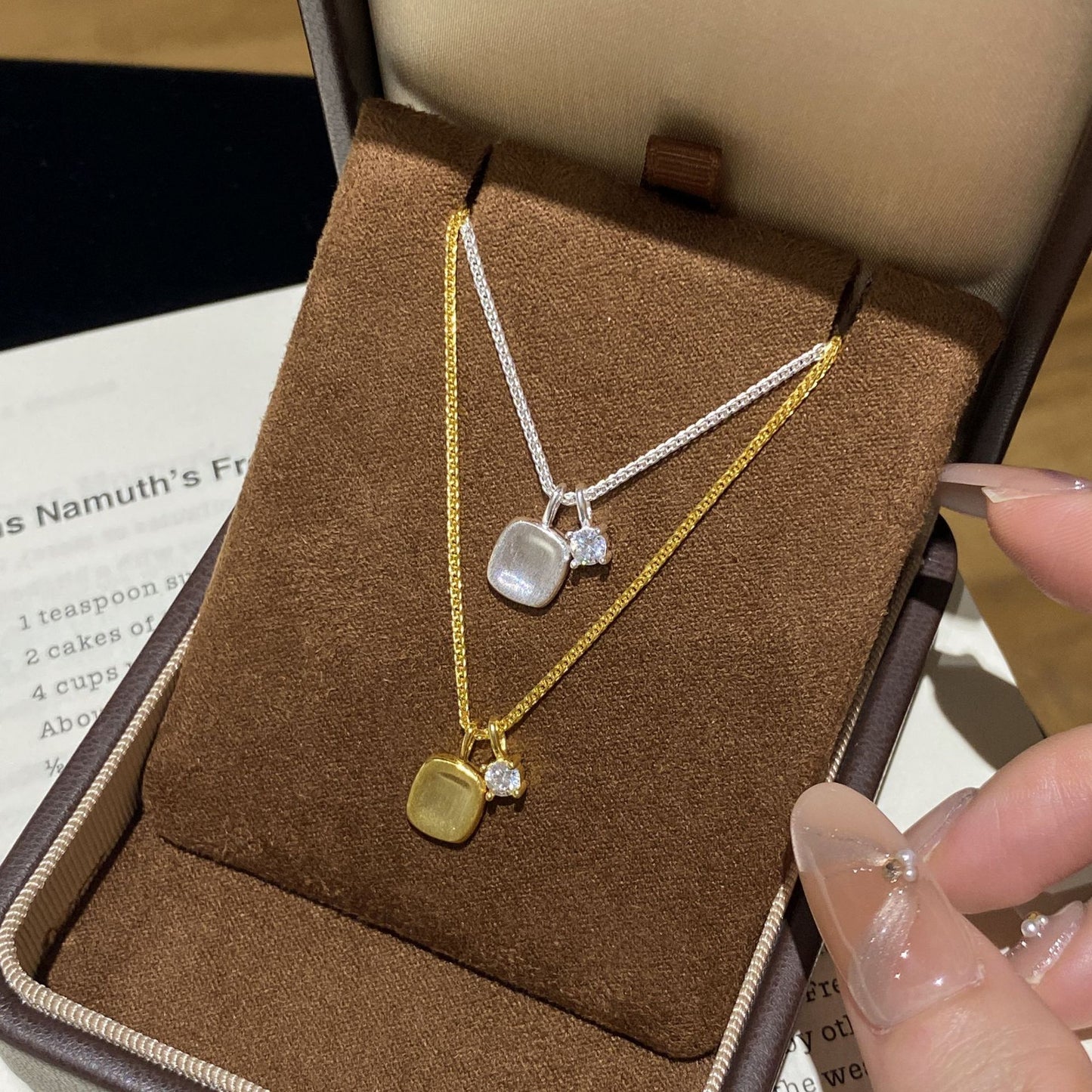 F廠【DQ0039N】S925純銀拉絲小方糖項鍊女復古輕奢閃鋯高級感秋冬鎖骨鏈
 25.10-4