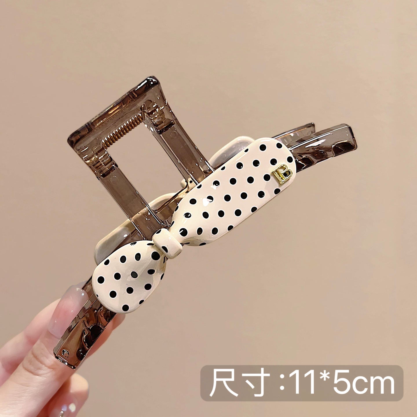 C廠【X461】字母波點三角抓夾女高級感2026新飽滿後腦勺大號髮量大盤髮鯊魚夾
 26.06-2