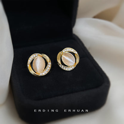 A廠【6425】時尚高級感原創設計師款微鑲鋯石925銀針鍍14K玻璃貓眼石耳環耳飾 25.07-2