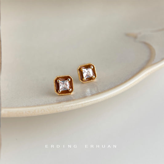 A廠【7112】迷你版~鋯石幾何方形925銀針小耳環日常通勤睡覺不用摘耳飾女
 25.11-3