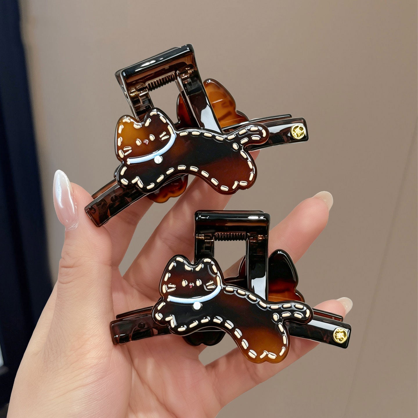 C廠【X757】可愛醋酸貓咪抓夾女高級感珍珠髮夾後腦勺盤髮鯊魚夾氣質髮卡髮飾
 26.08-4「C廠-單筆結帳需滿，NT$500出貨(不含運費)」
