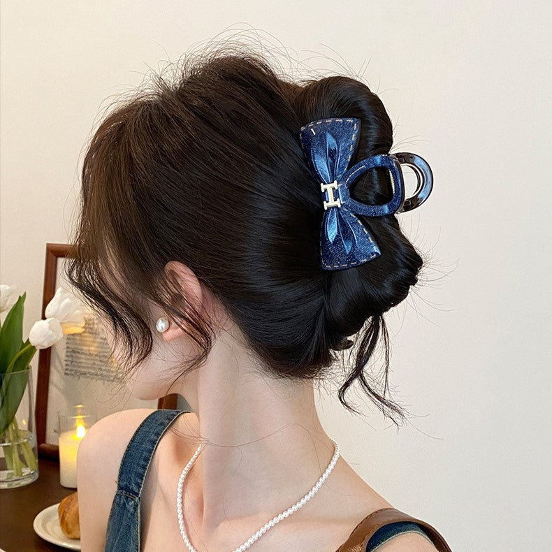 C廠【X220】牛仔藍蝴蝶結髮夾女2026新款盤髮鯊魚夾高級輕奢氣質時尚抓夾頭飾
 26.05-1「C廠-單筆結帳需滿，NT$500出貨(不含運費)」