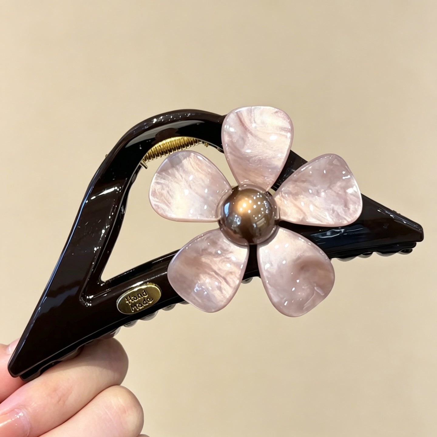 C廠【X608】花朵三角抓夾女高級感巨好看鯊魚夾子2026新款盤夾大號夾飾
 26.07-5