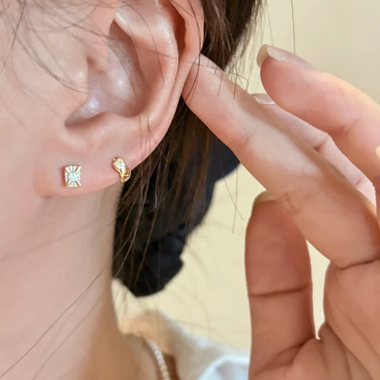 E廠【XDQ10224E】S925純銀簡約精緻小方塊耳環女韓版ins幾何閃鑽日常百搭耳飾
 26.04-3