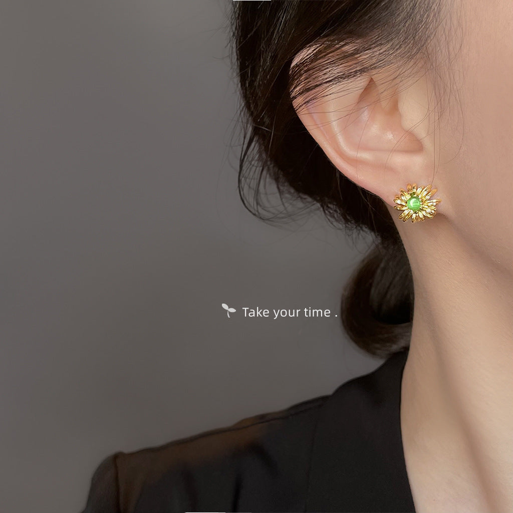 C廠【6405】時尚老錢風設計師款925銀針原創立體雛菊耳飾耳釘飾品
 25.10-3