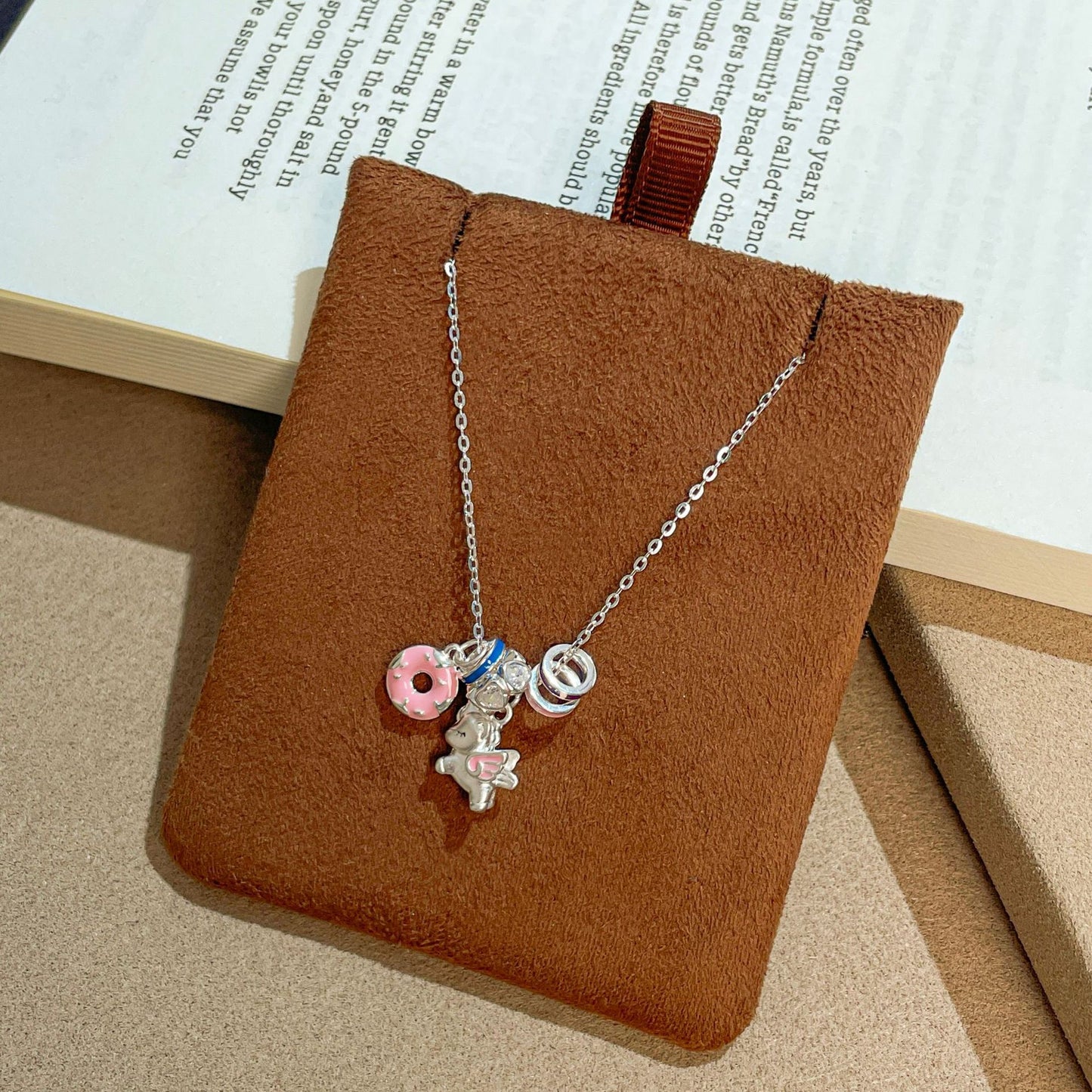 E廠【DQ0833N】S925純銀甜美獨角獸甜甜圈項鍊女精緻優雅愛心跑環滴膠鎖骨鏈
 25.10-3