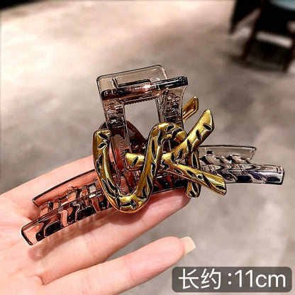 C廠【X374】高級感大牌透咖色抓夾女新款字母髮量多全盤髮夾後腦勺鯊魚夾頭飾
 26.05-4「C廠-單筆結帳需滿，NT$500出貨(不含運費)」