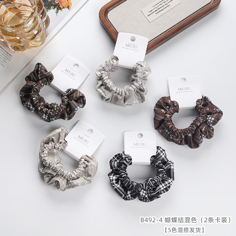 D廠【B492】時尚格紋大腸圈髮繩2條卡裝高級感布藝頭繩髮飾寬皮筋高馬尾髮圈
 25.11-1「D廠-單筆結帳需滿，NT$600出貨(不含運費)」