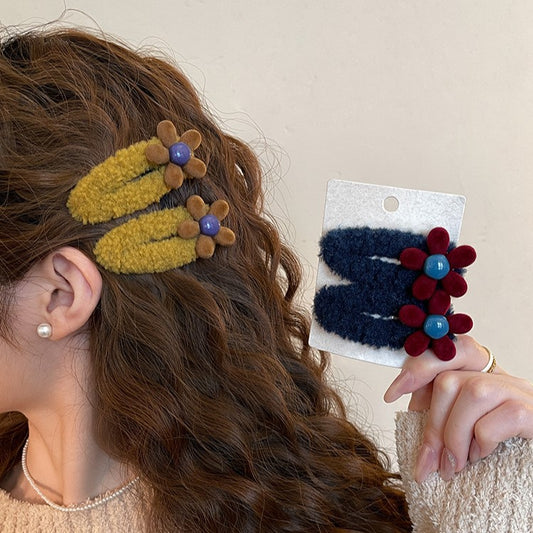 C廠【P58】秋冬毛絨花朵髮夾女側邊bb夾2025新款前額瀏海夾邊夾高端髮卡頭飾
 25.12-2「C廠-單筆結帳需滿，NT$500出貨(不含運費)」