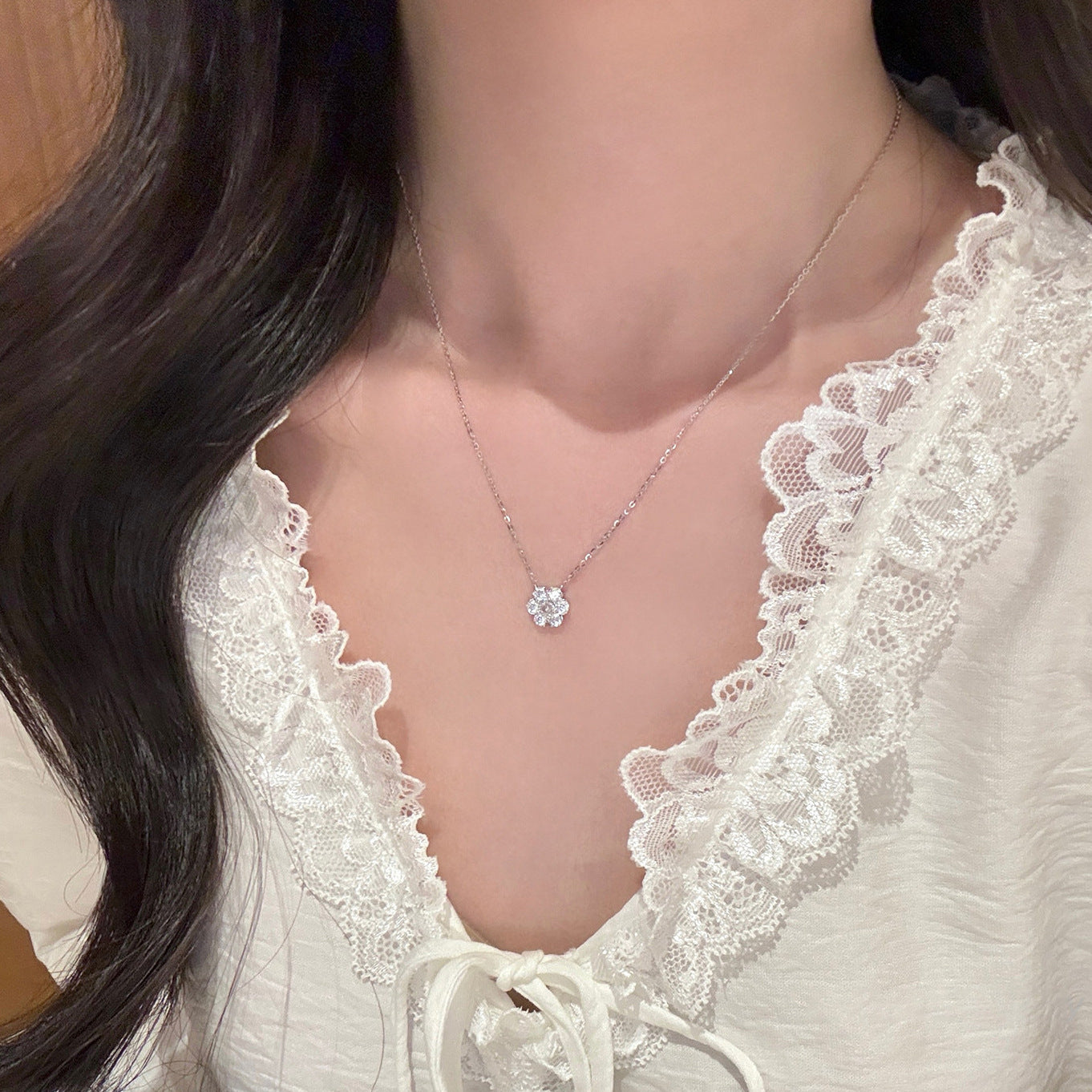 E廠【XDQ0945N】S925純銀精緻小眾閃鑽花朵項鍊女輕奢高級感滿鑽吊墜鎖骨鏈潮
 26.08-1