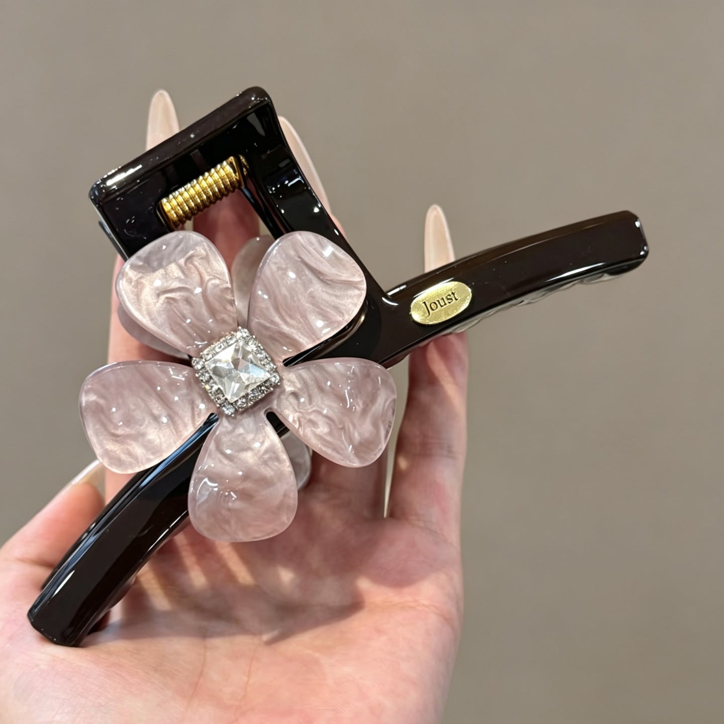 C廠【X638】氣質大水鑽花朵抓夾女量大鯊魚夾高級感盤夾子2026新款飾
 26.07-5