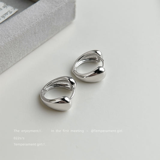 A廠【7118】時尚高級感光面幾何圓形耳圈通勤百搭個性冷淡風新款耳環耳環
 25.12-1