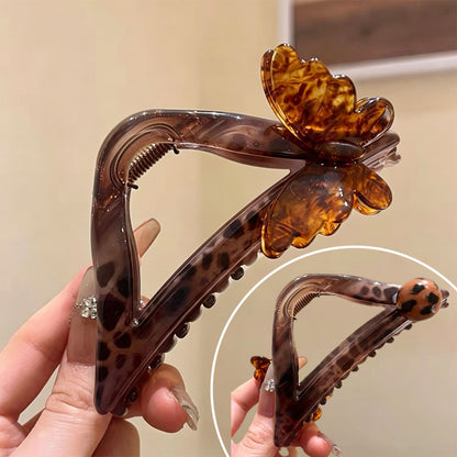 C廠【X923】 豹紋琥珀蝴蝶三角大號鯊魚夾
 26.09-4「C廠-單筆結帳需滿，NT$500出貨(不含運費)」