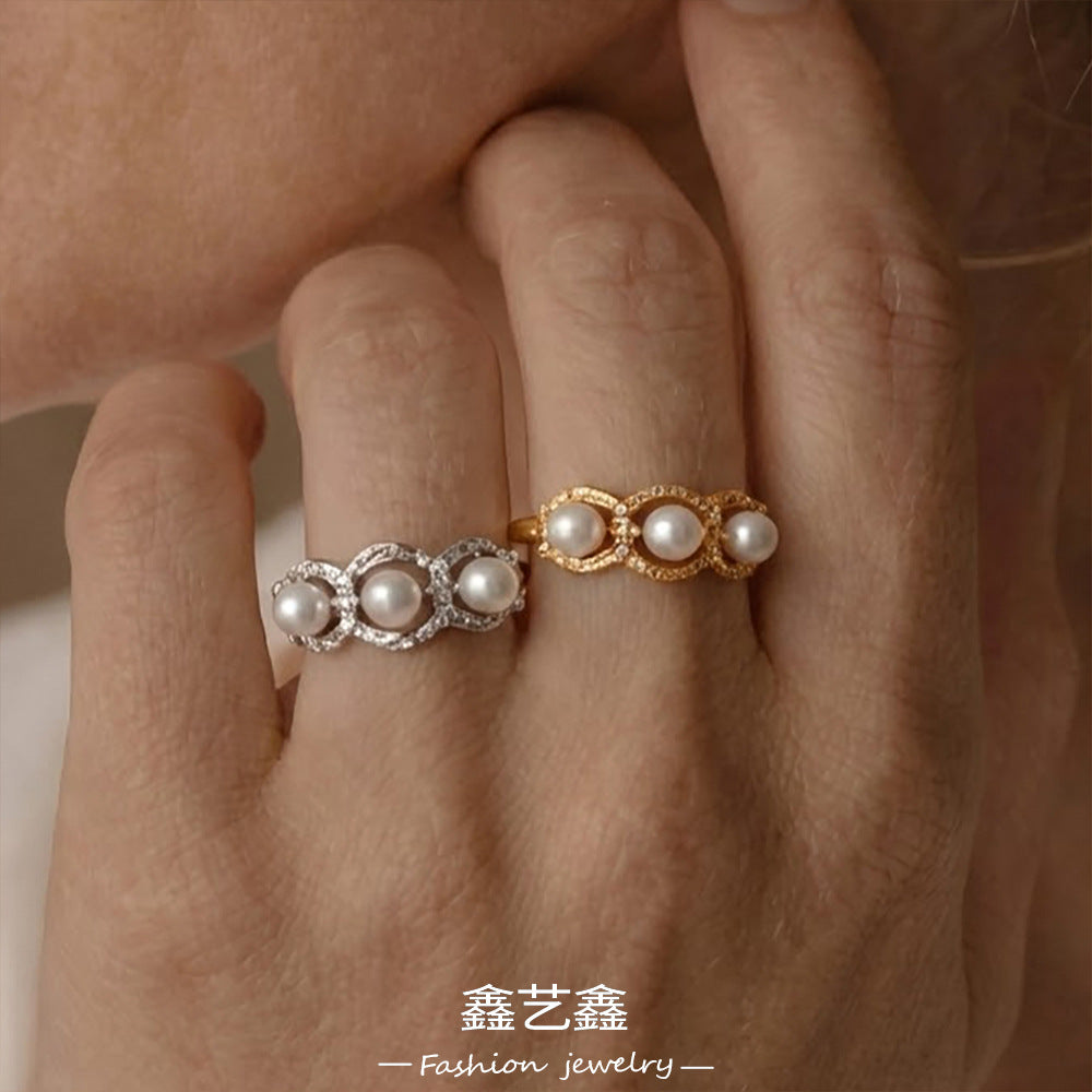 B廠【A014】歐美ins時尚簡約設計5A鋯石貝珠側開口調整戒指不鏽鋼鍍18k金指環
 26.01-2