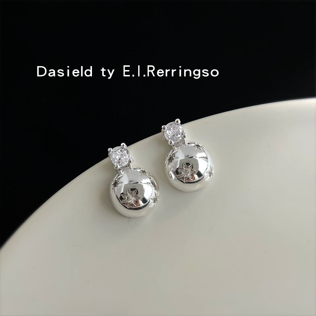 C廠【7056】甜酷風微鑲鋯石芒星925銀針半圓幾何高級感個性新款
 25.11-2