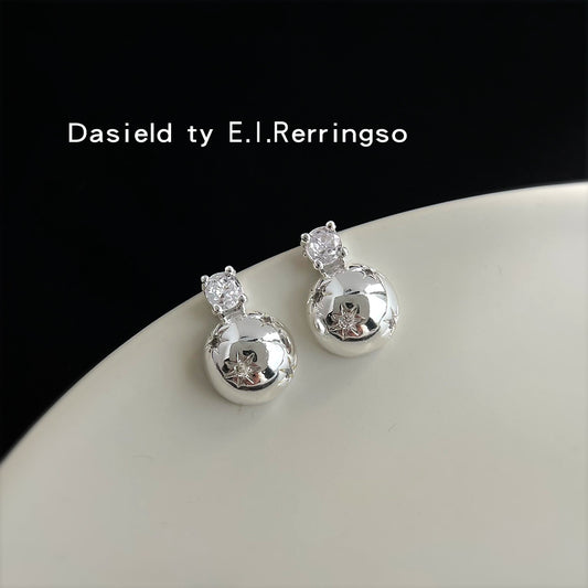 C廠【7056】甜酷風微鑲鋯石芒星925銀針半圓幾何高級感個性新款
 25.11-2