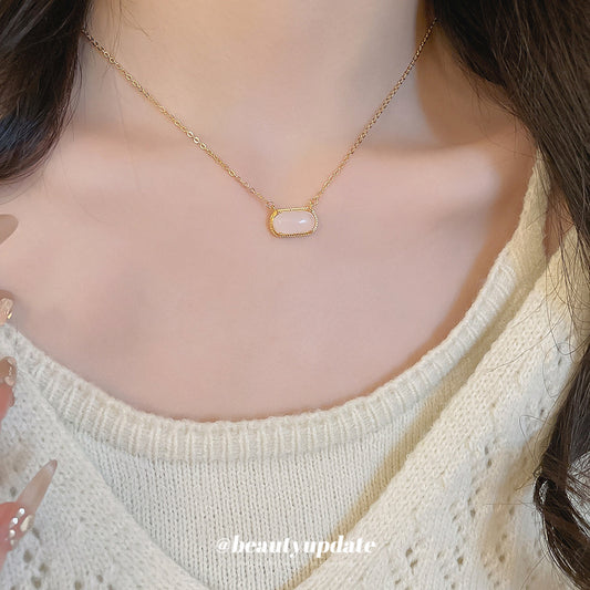 A廠【HN10343】18k真金電鍍樹脂方形吊墜項鍊法式宮廷風鎖骨鏈小眾設計感項鍊女
 25.10-4