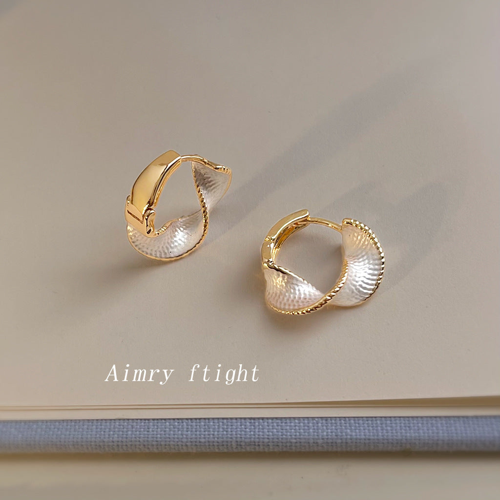 C廠【6986】時尚高級感幾何扭曲空間感手工彩繪百搭通勤新款耳環耳環飾品
 25.10-5