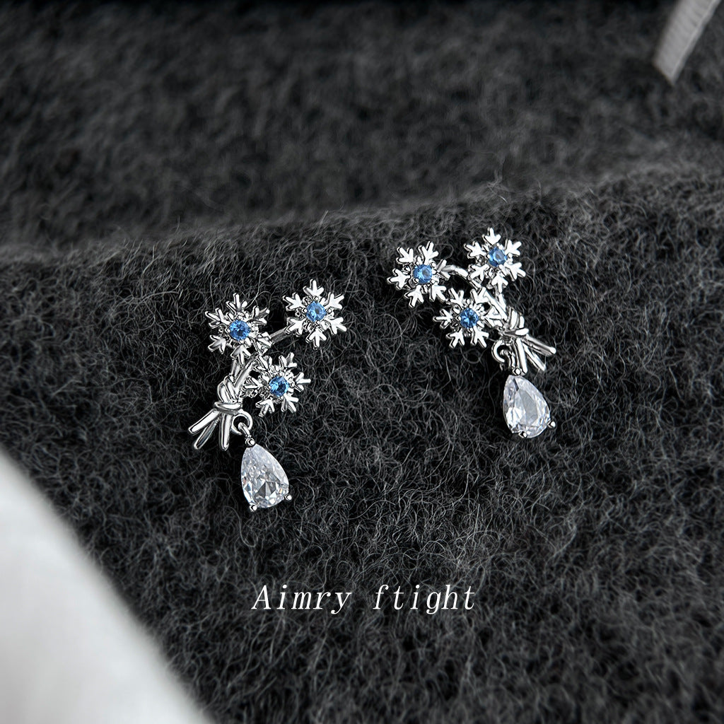 A廠【7158】原創飄雪~海藍寶鋯石925銀針雪花設計師耳環氣質個性創意新耳環
 25.11-4