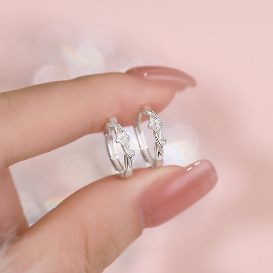 D廠【YC2005E】S999足銀纏繞花朵耳扣小眾高級氣質甜美簡約小清新溫柔耳飾
 26.02-1