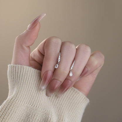 D廠【YC8618E】S925純銀水滴鋯石耳鉤靈動精緻高級感簡約小巧氣質耳飾 25.02-2