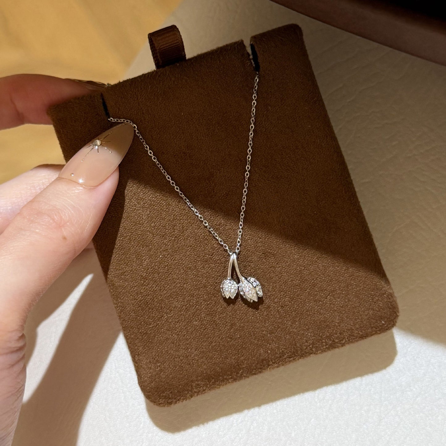 E廠【XDQ0692N】925純銀小清新鬱金香項鍊女輕奢小眾設計感鎖骨鏈通勤百搭款
 26.03-1