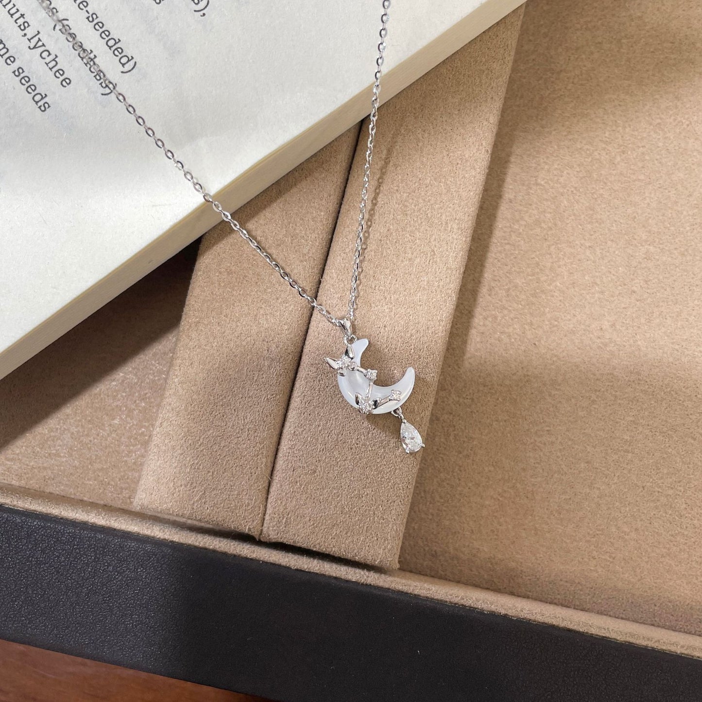 E廠【DQ0135N】小眾韓版S925純銀貝殼月亮項鍊女氣質輕奢蝴蝶水滴流蘇鎖骨鏈
 26.04-3