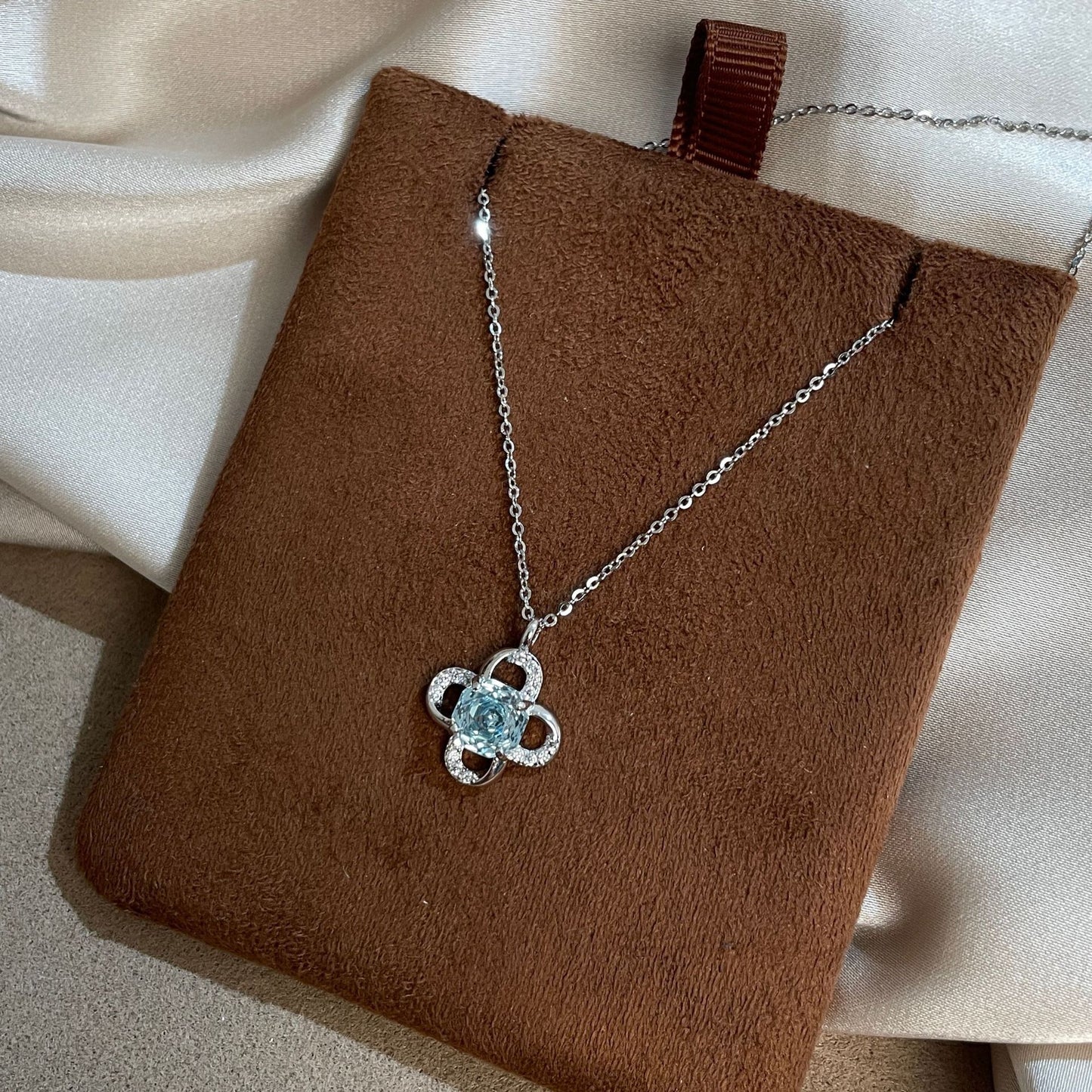 F廠【DQ2347N】S925純銀幸運四葉草項鍊女精緻高級感爆閃玫瑰切鎖骨鏈潮
 25.11-1