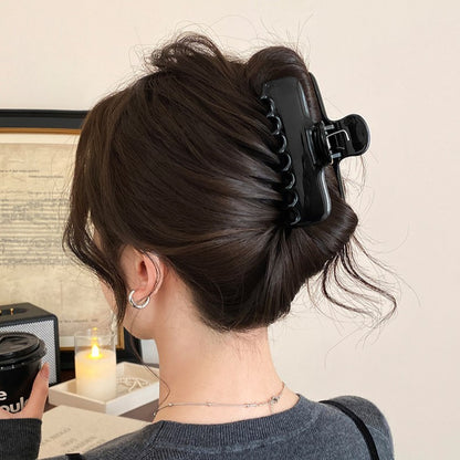 C廠【Y1107】設計感~早春高階大抓夾女2026新款高級感鯊魚夾髮夾後腦勺夾子
 26.02-1