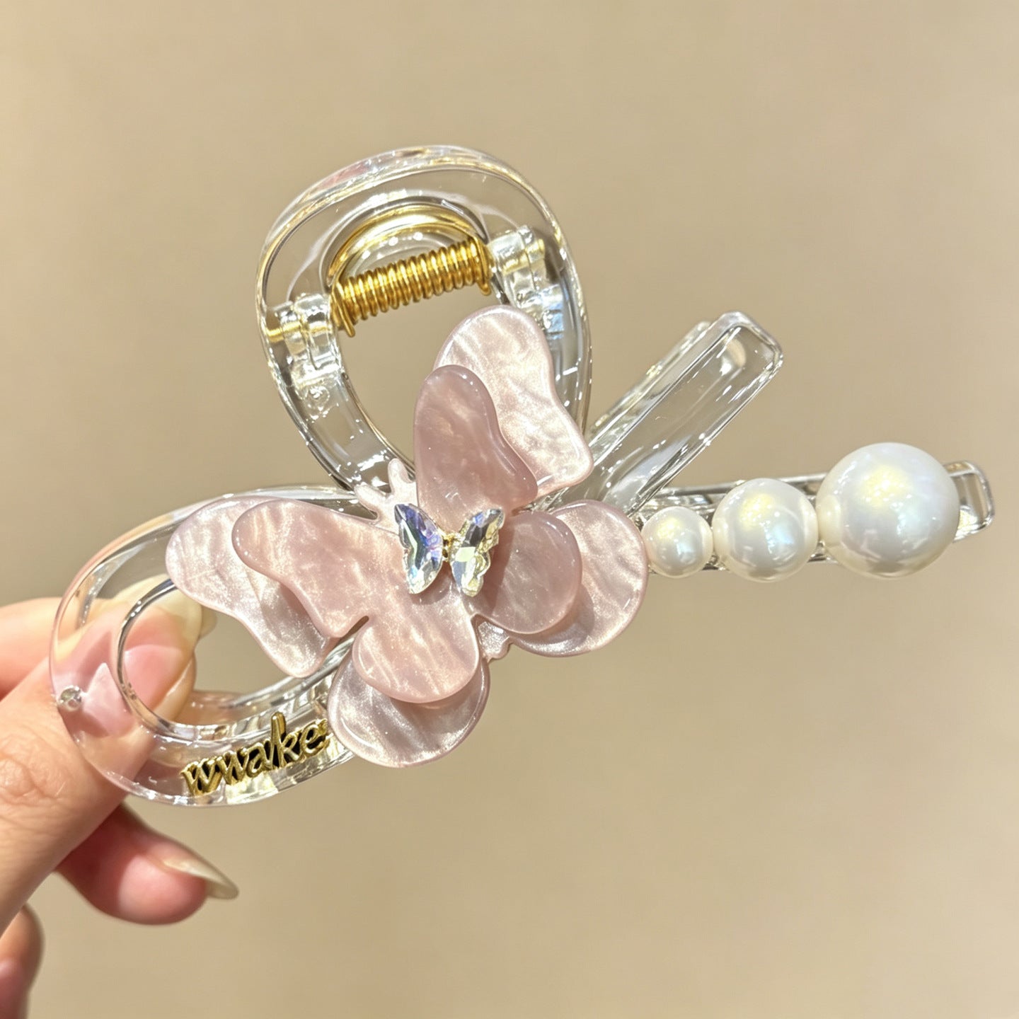 C廠【X604】韓國簡約氣質珍珠蝴蝶抓夾女甜美氛圍感後腦勺盤髮鯊魚夾髮抓頭飾
 26.07-4「C廠-單筆結帳需滿，NT$500出貨(不含運費)」