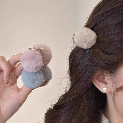 C廠【P107】可愛毛絨球球髮夾女2025新款秋冬甜美公主頭小號抓夾氣質髮卡頭飾
 26.01-1「C廠-單筆結帳需滿，NT$500出貨(不含運費)」