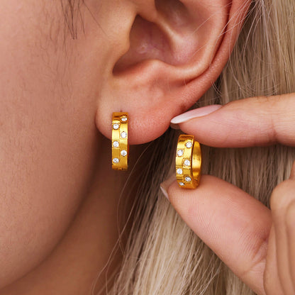 B廠【F573】精緻C型鋯石耳環不鏽鋼PVD鍍18K真金氣質輕奢耳飾 25.03-4