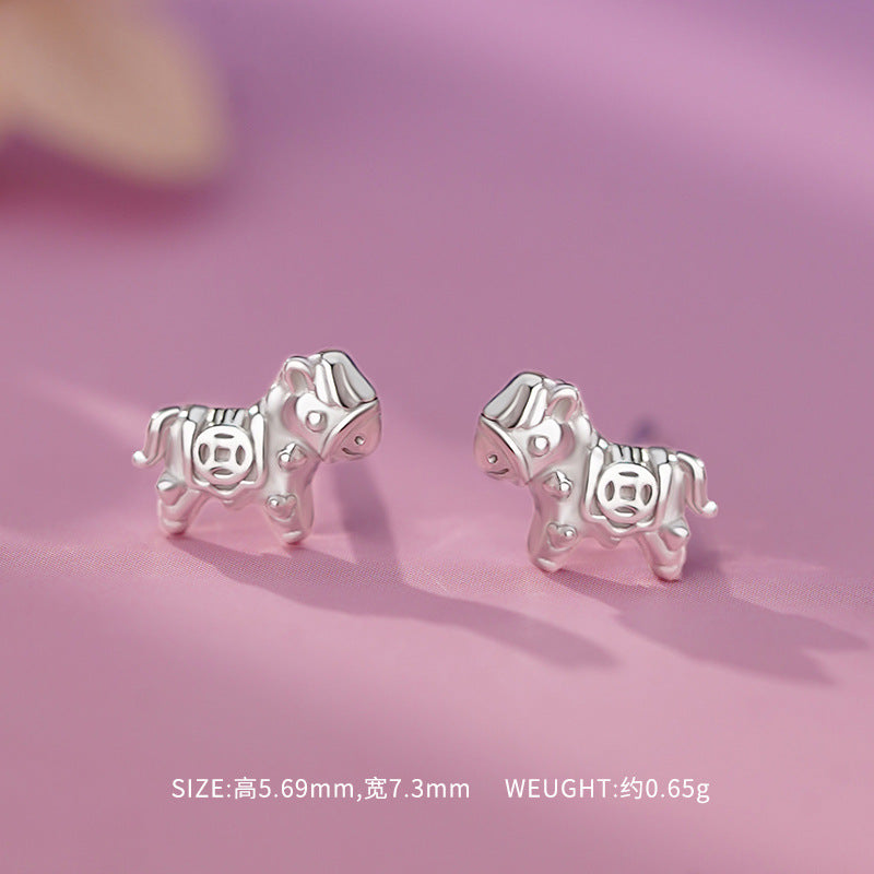 E廠【YC5194E】原創S999足銀萌馬納吉本命年生蕭馬錢幣耳環福氣中式耳飾
 25.10-3