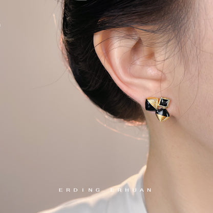 A廠【7182】原創時尚高級感925銀針黑色琺瑯滴釉幾何鋯石耳環女 通勤方形耳飾
 25.12-1