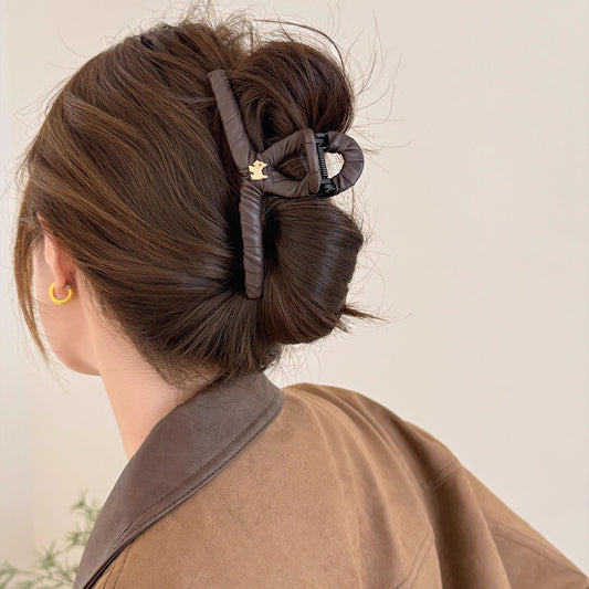 C廠【P46】韓係金標小狗皮質髮夾女髮量多大號鯊魚夾後腦勺盤髮抓夾頭飾髮卡
 25.12-2「C廠-單筆結帳需滿，NT$500出貨(不含運費)」