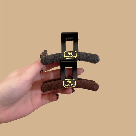 C廠【Y878】韓國高品質毛呢小狗抓夾女2025新款秋冬氣質後腦勺中型鯊魚夾髮夾
 25.12-2「C廠-單筆結帳需滿，NT$500出貨(不含運費)」