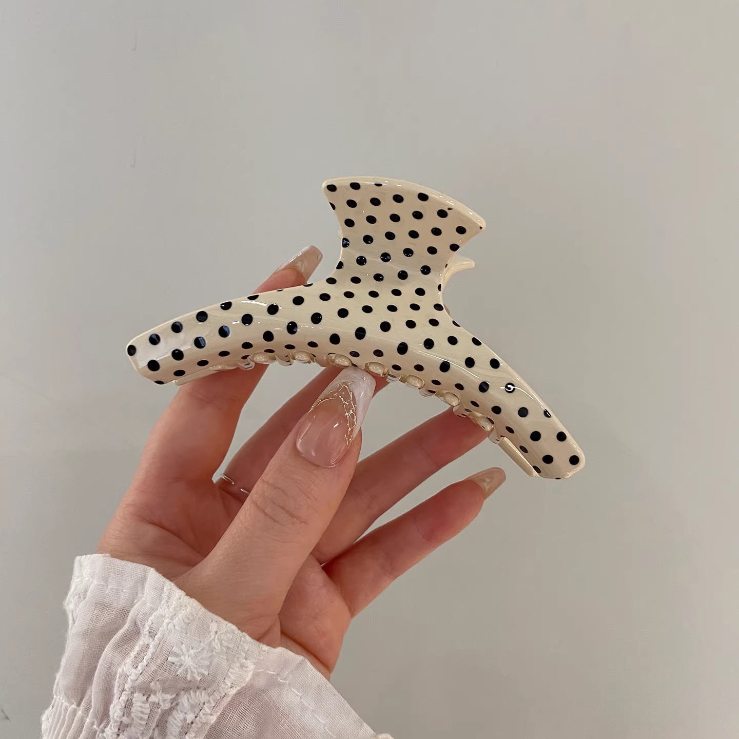 C廠【X137】法式波點弧形醋酸抓夾大號髮量多後腦勺髮抓鯊魚夾子頭飾盤髮夾女
 26.04-3