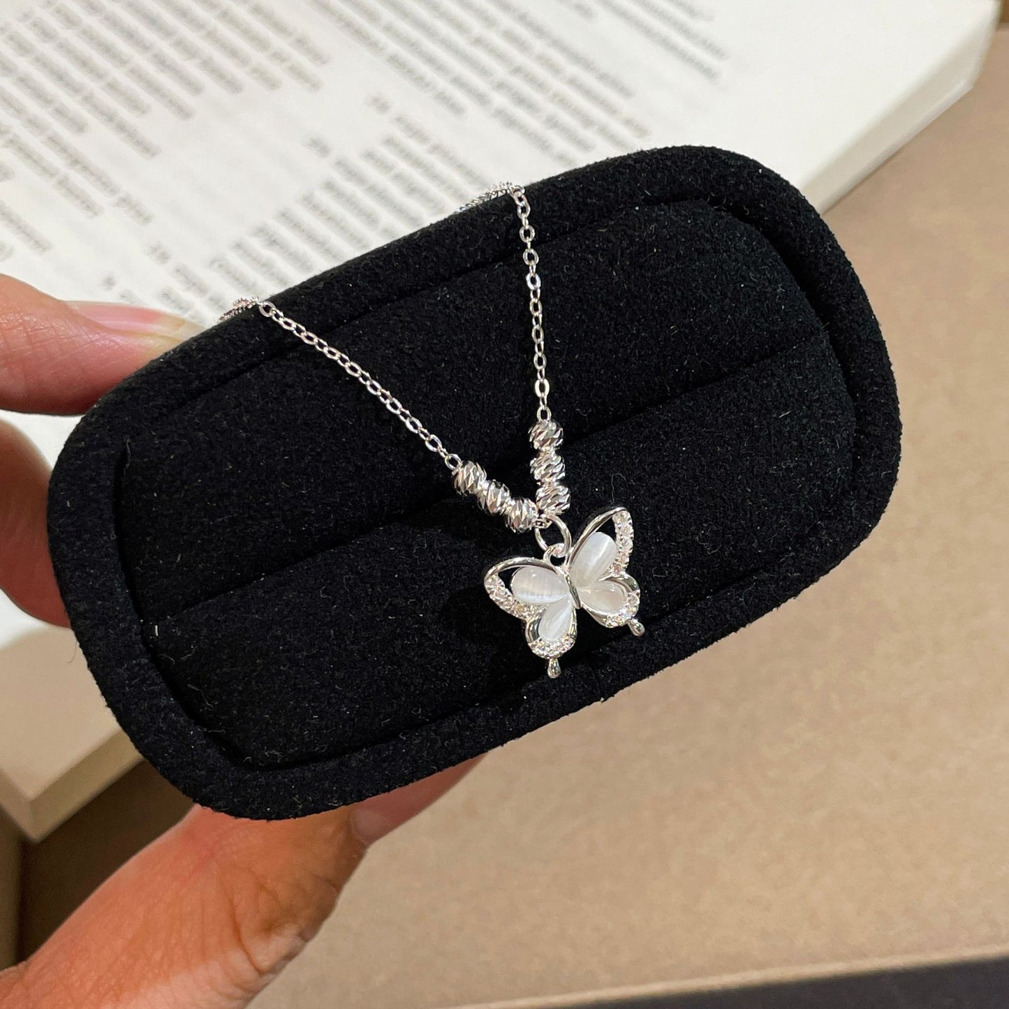 F廠【DQ0032N】S925純銀小眾精緻蝴蝶項鍊女輕奢高級感仿貓眼石清冷感鎖骨鏈
 25.10-4