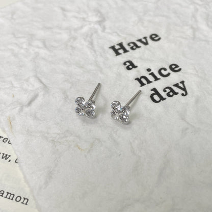 F廠【XDQ10625E】S925純銀簡約小眾四葉草耳環女時尚設計感閃鑽百搭基本款耳飾
 25.11-1