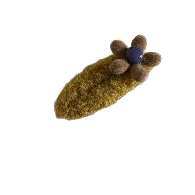 C廠【P58】秋冬毛絨花朵髮夾女側邊bb夾2025新款前額瀏海夾邊夾高端髮卡頭飾
 25.12-2「C廠-單筆結帳需滿，NT$500出貨(不含運費)」