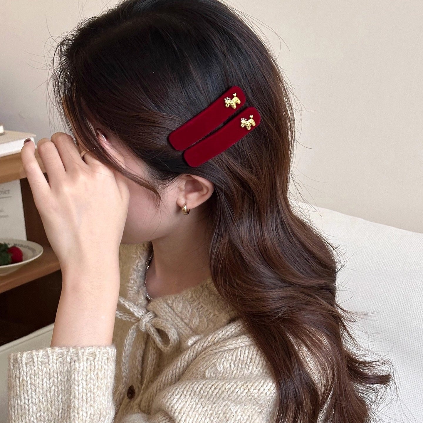 C廠【Y903】可愛絲絨小馬水鑽BB夾女新款高級感顯氣質側邊夾瀏海碎髮夾子髮飾
 25.12-2「C廠-單筆結帳需滿，NT$500出貨(不含運費)」