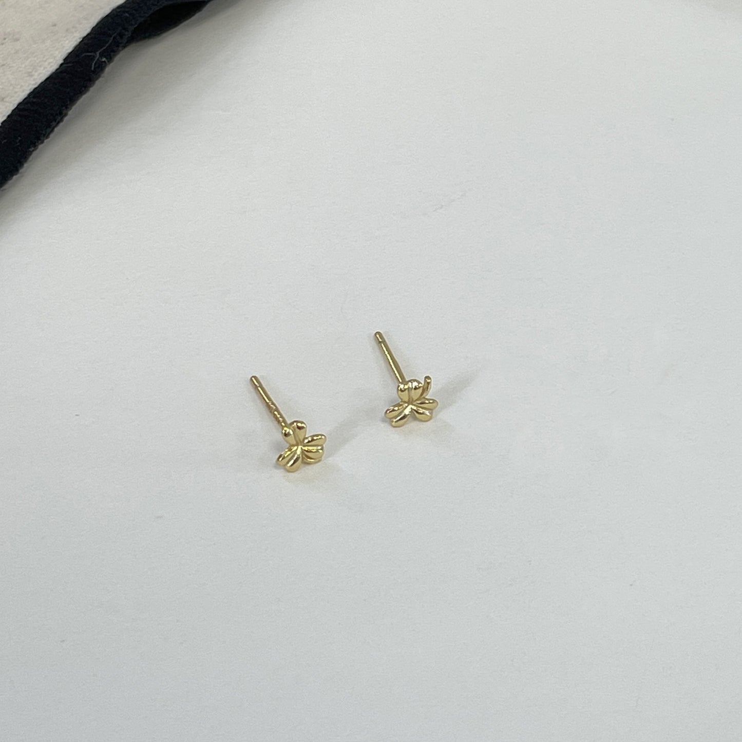 E廠【XDQ10311E】S999純銀小巧簡約三葉草耳環女韓版ins幸運草通勤百搭耳飾潮
 26.05-2
