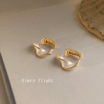 C廠【6986】時尚高級感幾何扭曲空間感手工彩繪百搭通勤新款耳環耳環飾品
 25.10-5