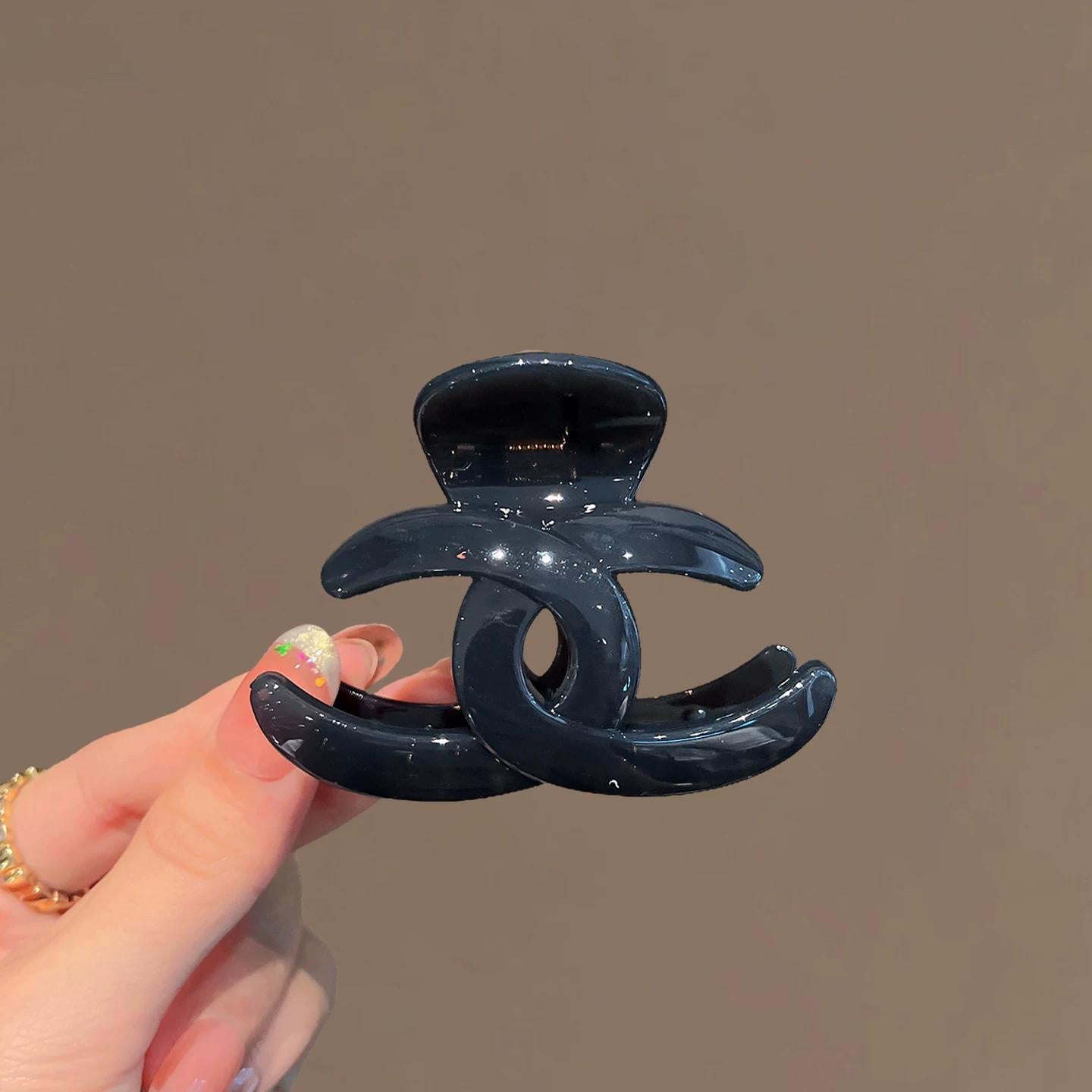 C廠【X613】日韓新款半扎抓夾女氣質高品質卡後腦勺小號鯊魚夾盤夾飾
 26.07-5
